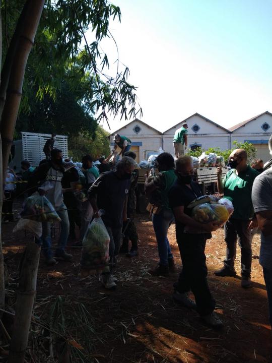 Foto 3 de 14 — AGORA: Distribuição de alimentos começa na Ceagesp para reduzir filas